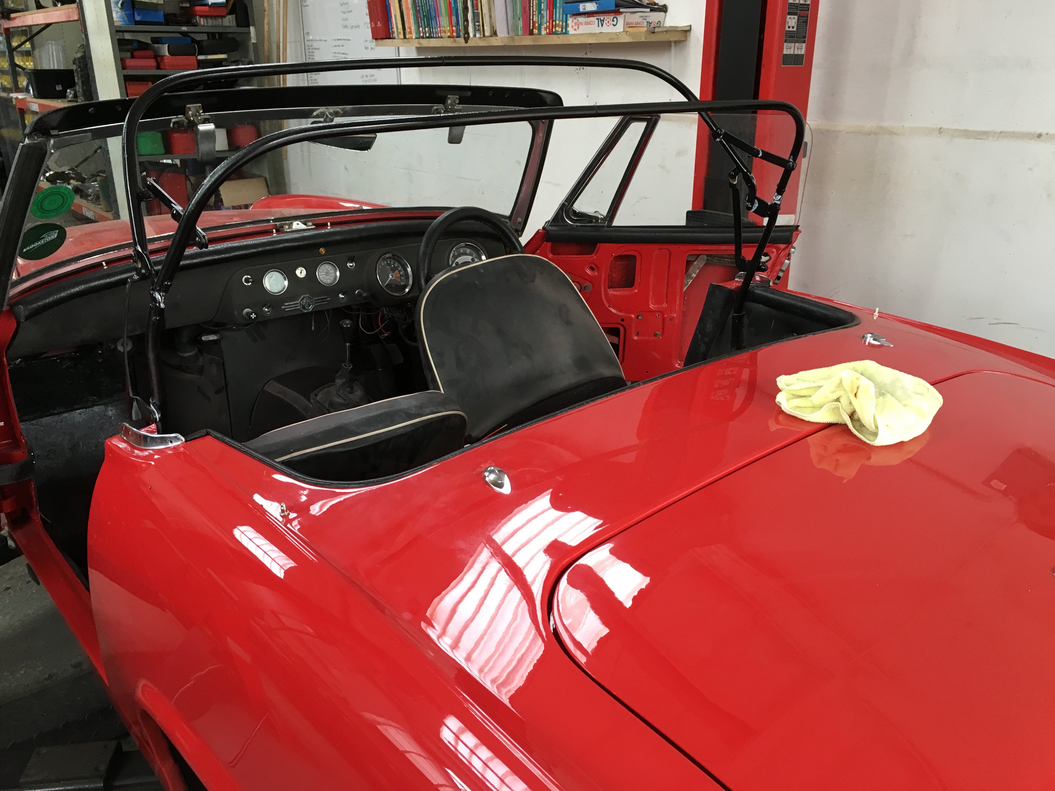 1966 MG Midget - Fitting the roof