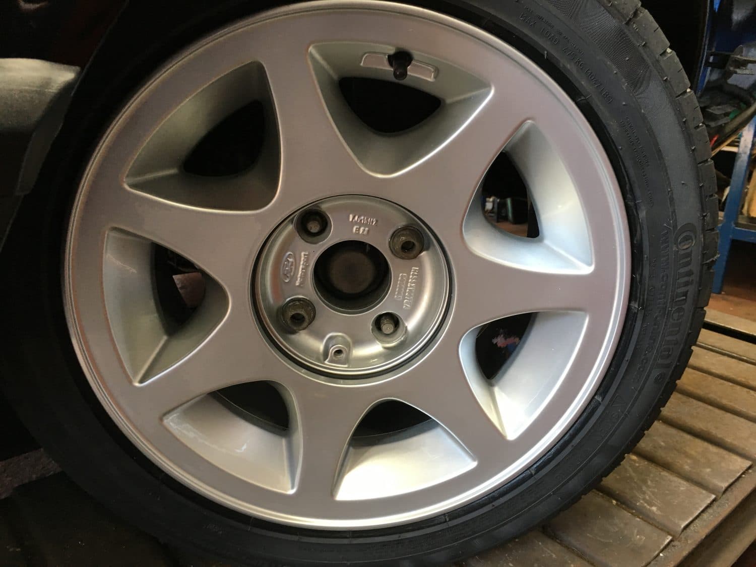 Refurbishing our Ford Capri wheels - Bridge Classic Cars
