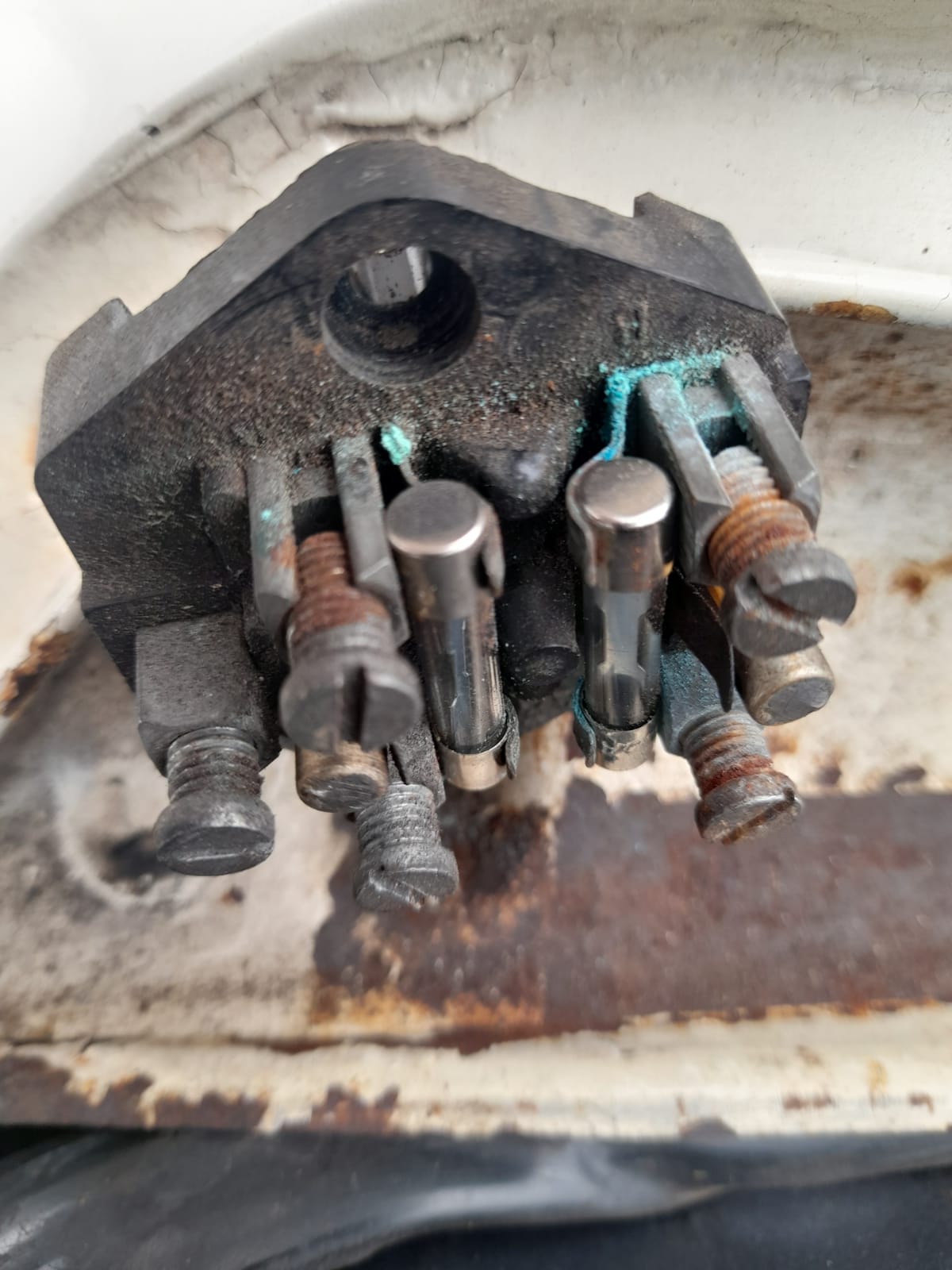 29062021 Jaguar 240 electrical issues was a corroded fuse box (2