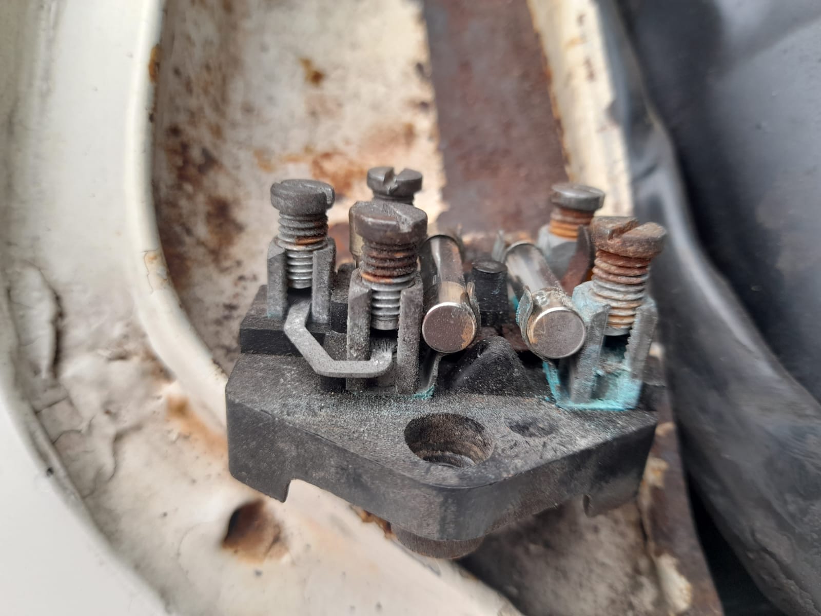 29062021 Jaguar 240 electrical issues was a corroded fuse box (3
